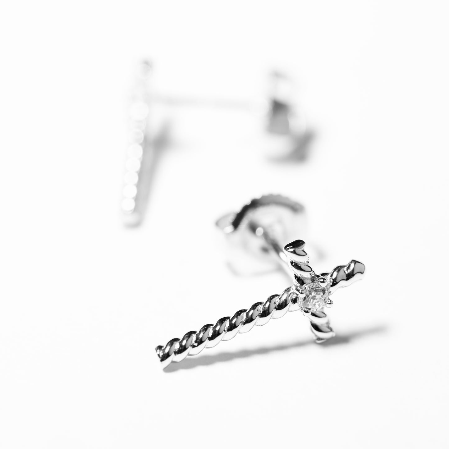 CROSS EARRING